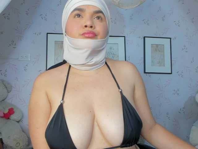 aprile live cam on BongaCams