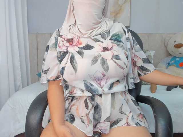 aprile live cam on BongaCams