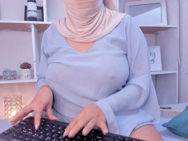 aprile live cam on BongaCams