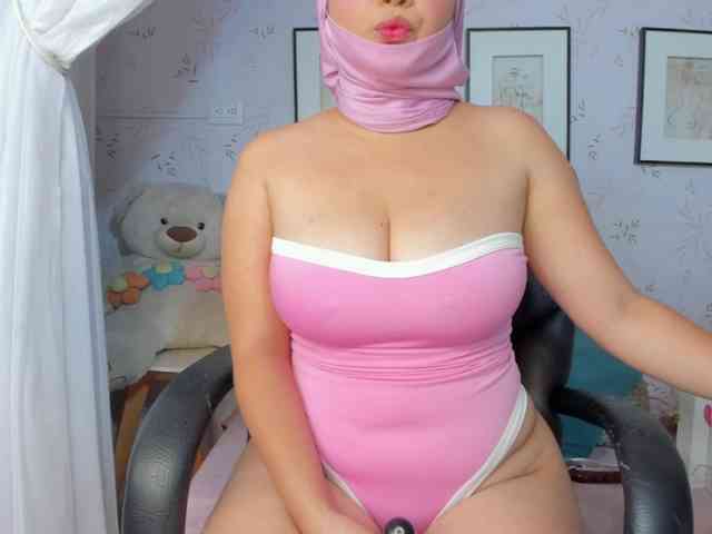 aprile Live Webcam on BongaCams