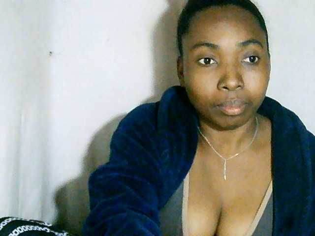 rasoaidah live cam on BongaCams