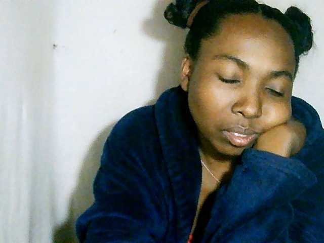 rasoaidah live cam on BongaCams