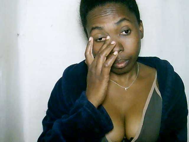 rasoaidah live cam on BongaCams