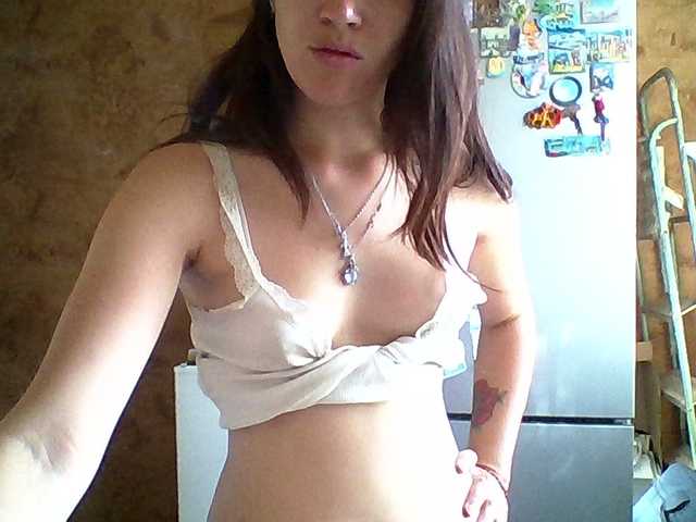 Prettybella7 live cam on BongaCams
