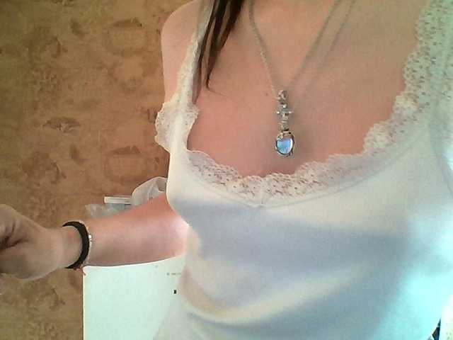 Prettybella7 live cam on BongaCams