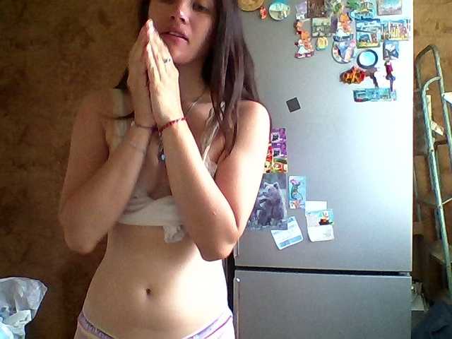 Prettybella7 live cam on BongaCams