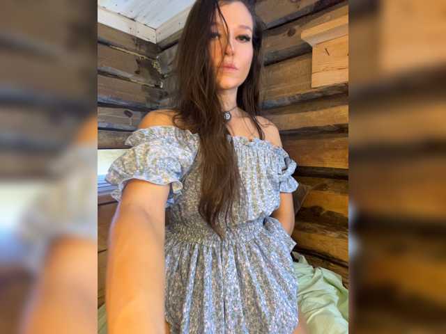 DariMneLubov live cam preview