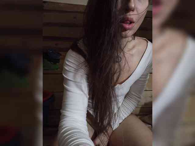 DariMneLubov webcam