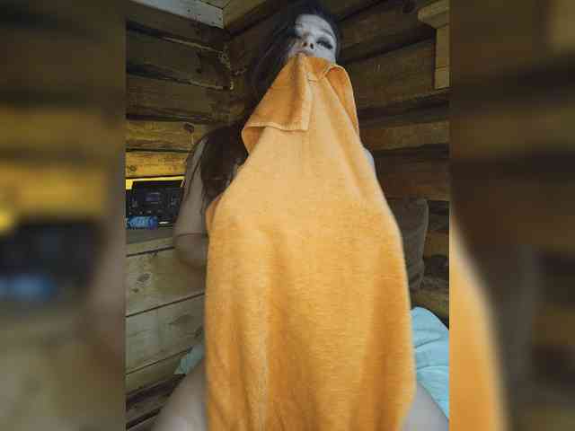 DariMneLubov webcam