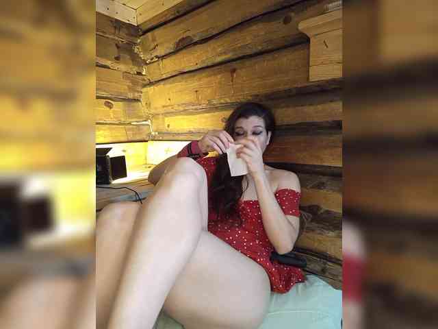 DariMneLubov webcam