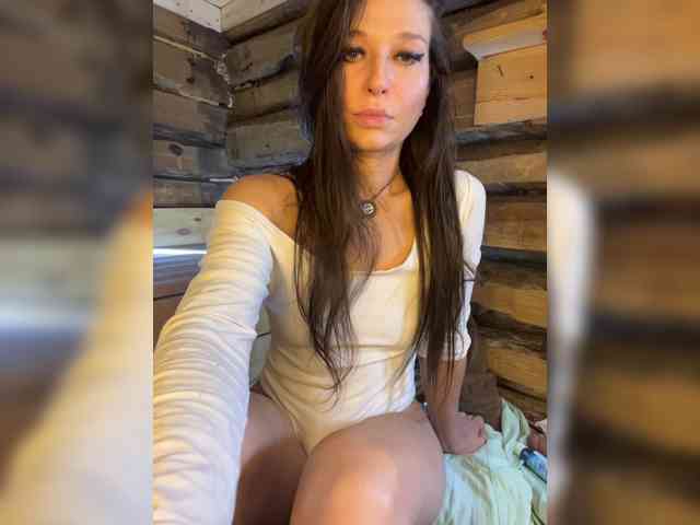 DariMneLubov webcam