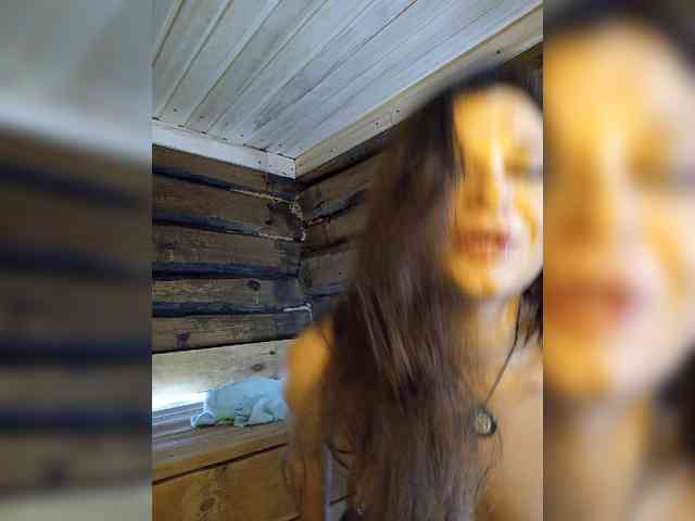 DariMneLubov webcam