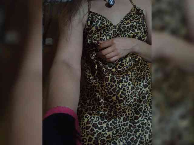 DariMneLubov webcam