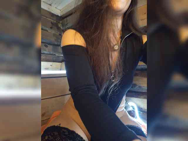DariMneLubov webcam