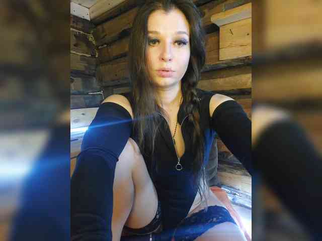 DariMneLubov webcam