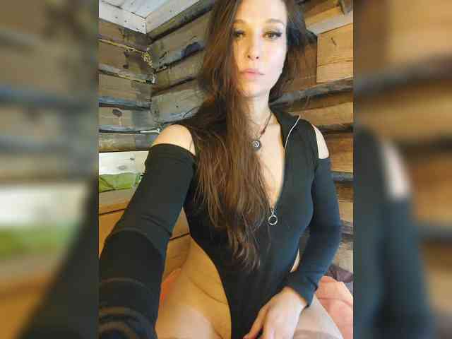 DariMneLubov webcam