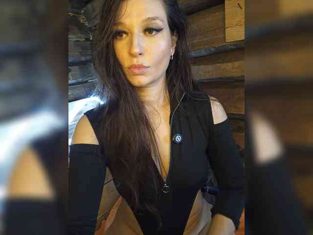 DariMneLubov webcam
