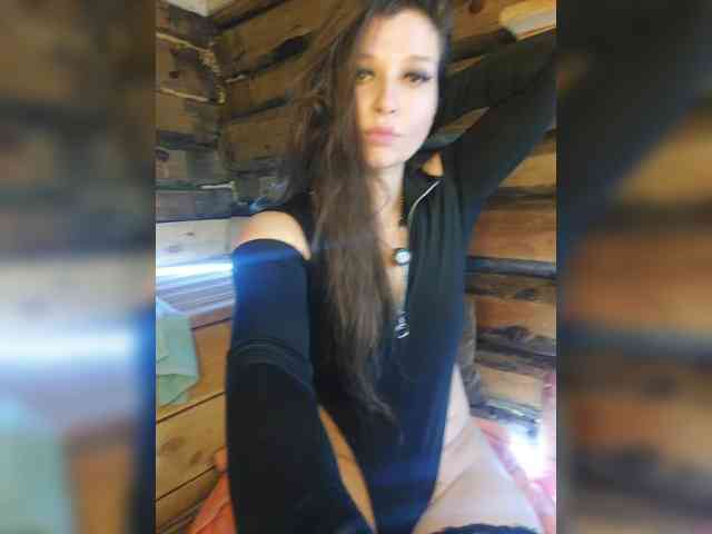 DariMneLubov webcam