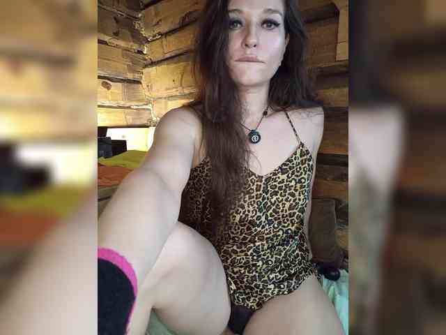 DariMneLubov webcam