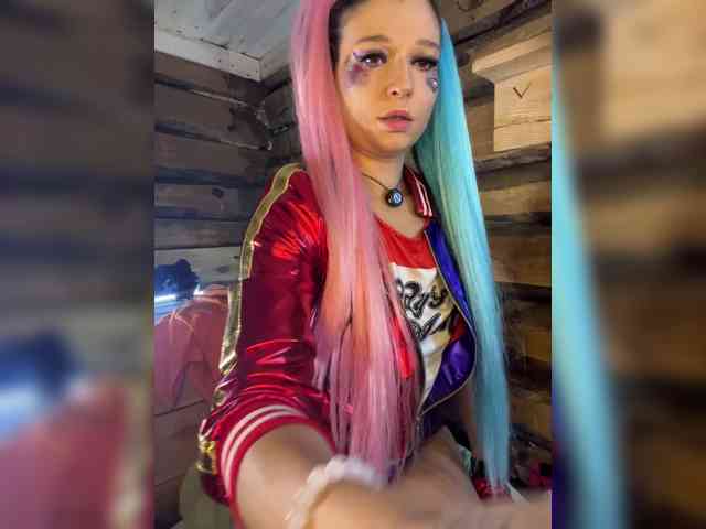 DariMneLubov webcam