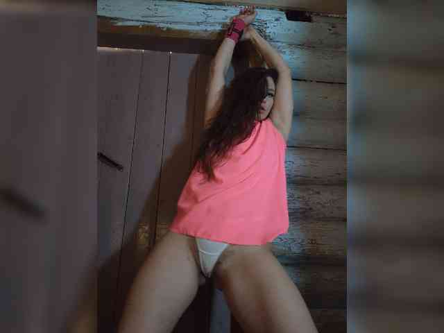 DariMneLubov webcam