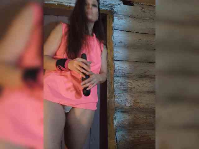 DariMneLubov webcam