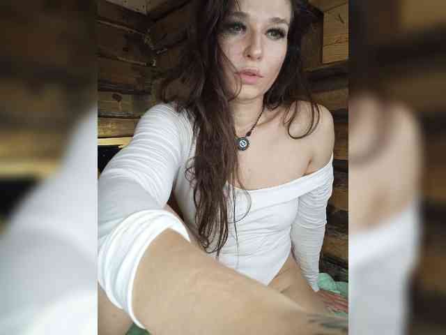 DariMneLubov webcam