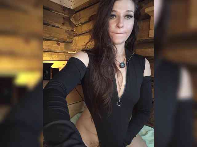 DariMneLubov webcam