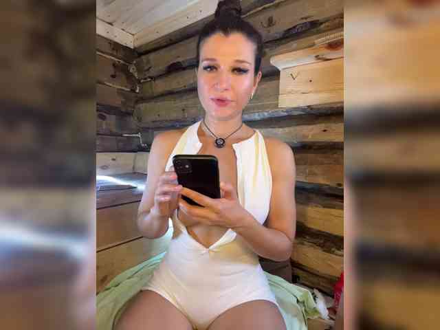 DariMneLubov webcam