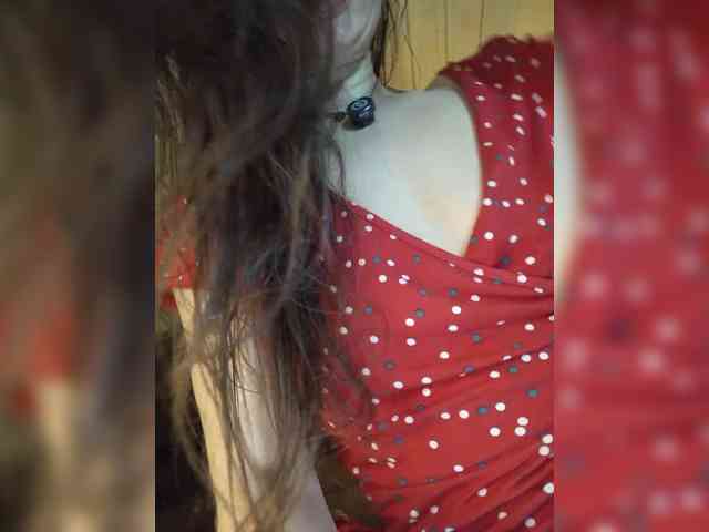 DariMneLubov webcam
