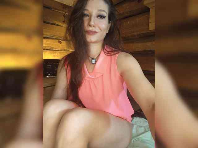 DariMneLubov webcam