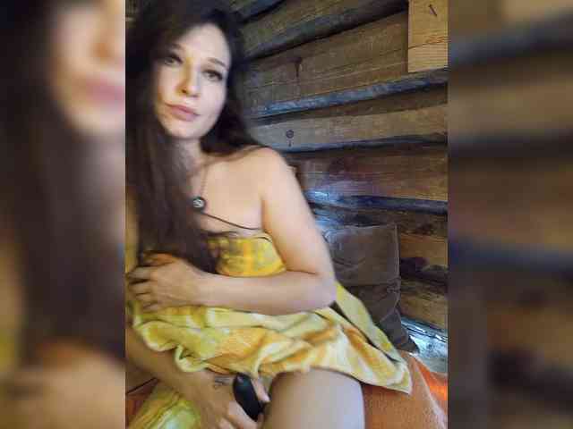 Model: DariMneLubov