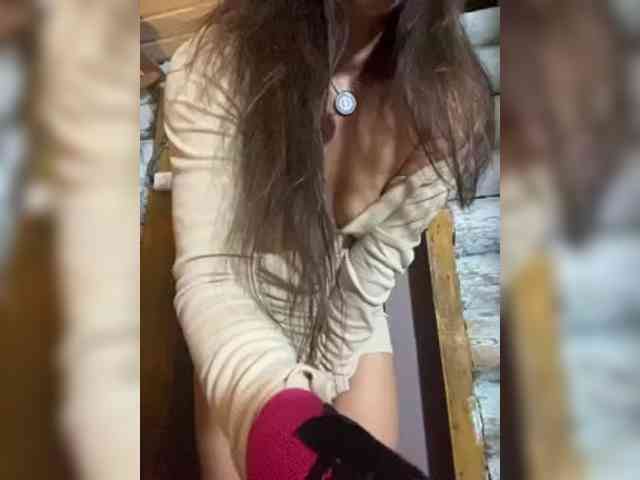 DariMneLubov webcam