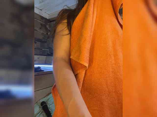DariMneLubov webcam