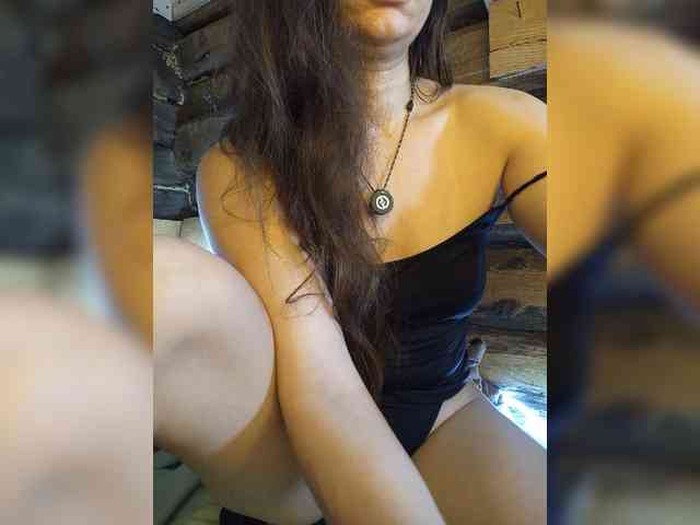 DariMneLubov webcam