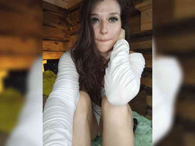 DariMneLubov webcam