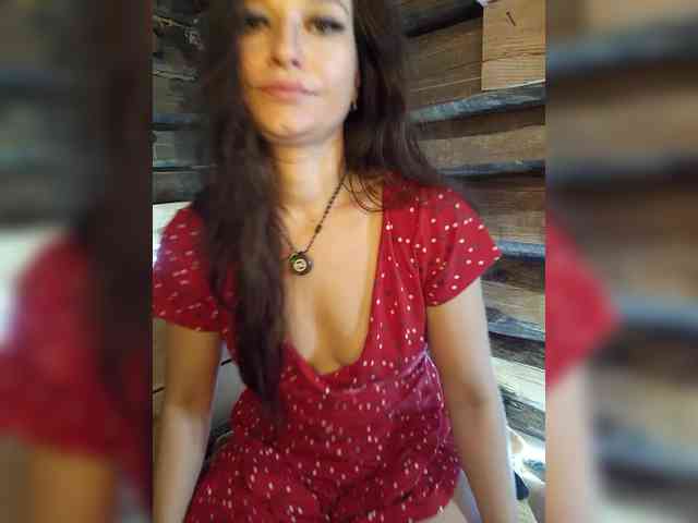 DariMneLubov webcam