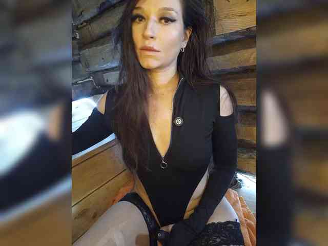 DariMneLubov webcam