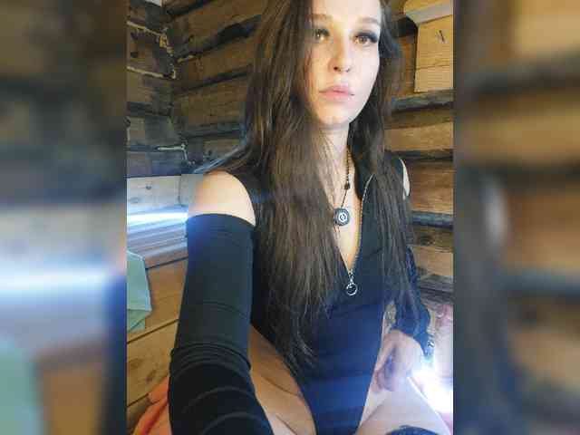 DariMneLubov webcam