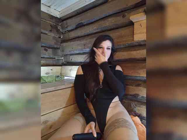 DariMneLubov webcam