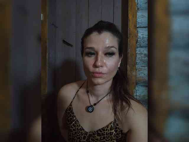 DariMneLubov webcam