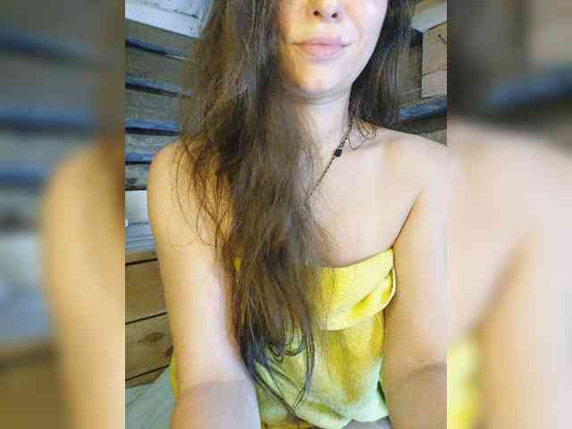 DariMneLubov webcam
