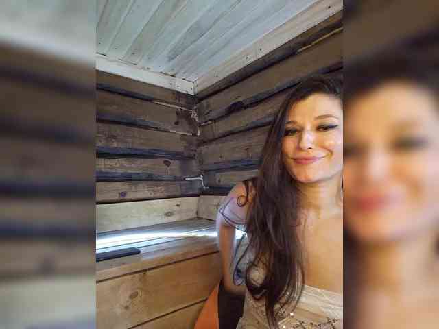 DariMneLubov webcam