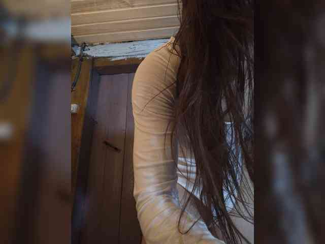 DariMneLubov webcam