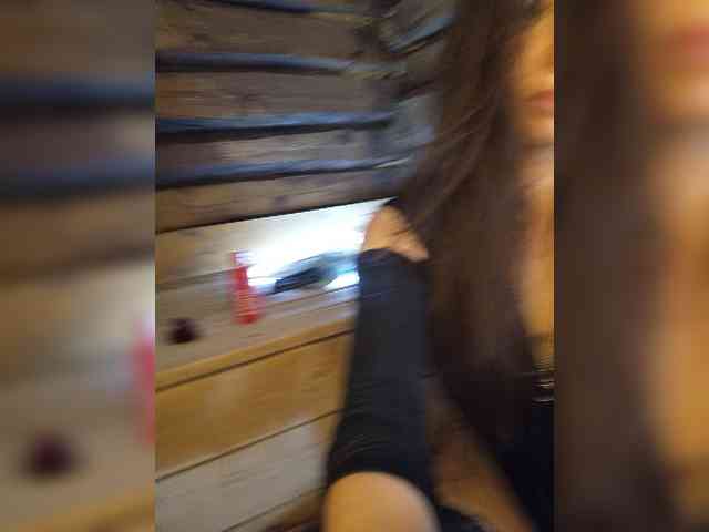 DariMneLubov webcam