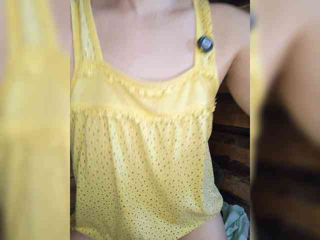 DariMneLubov webcam