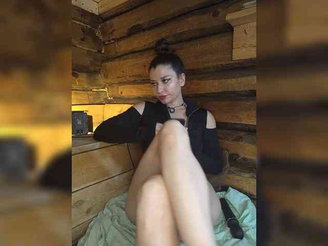 DariMneLubov webcam