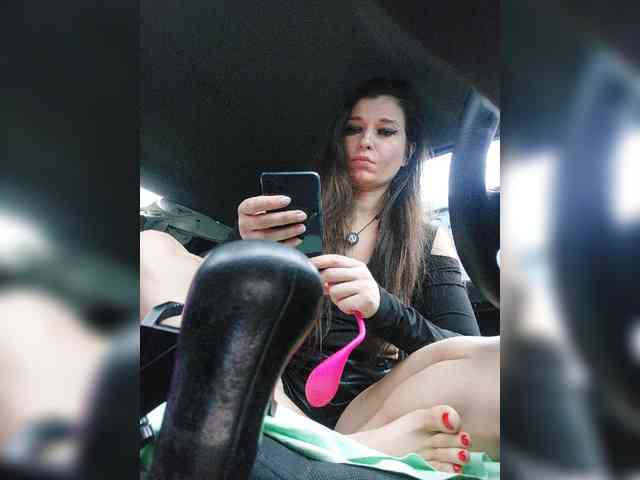 DariMneLubov webcam