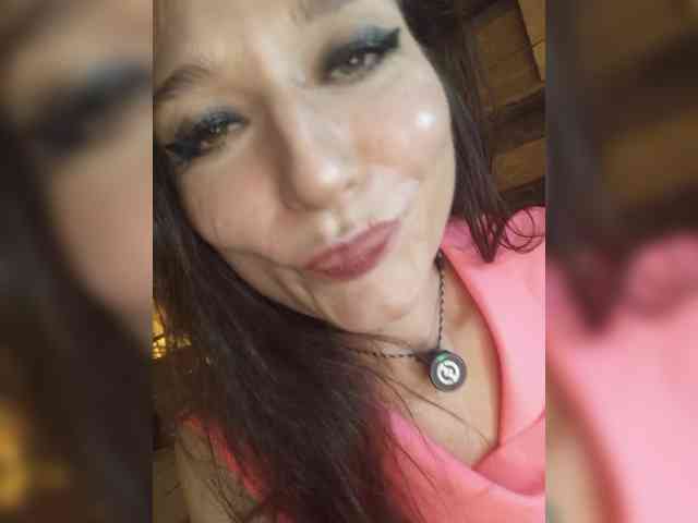 DariMneLubov webcam