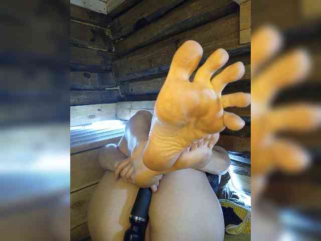 DariMneLubov webcam